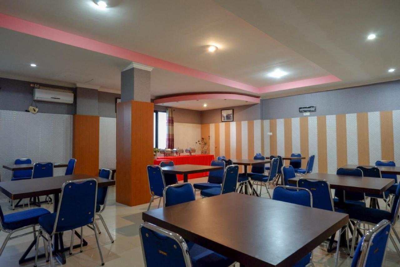 فندق Reddoorz Near Citraland Waterpark Kendari Lepoleop المظهر الخارجي الصورة