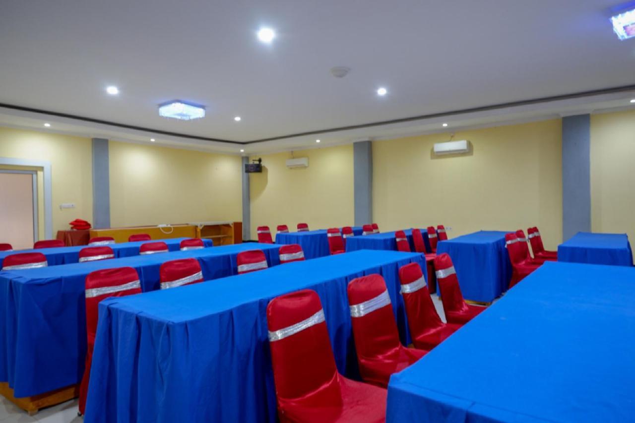فندق Reddoorz Near Citraland Waterpark Kendari Lepoleop المظهر الخارجي الصورة