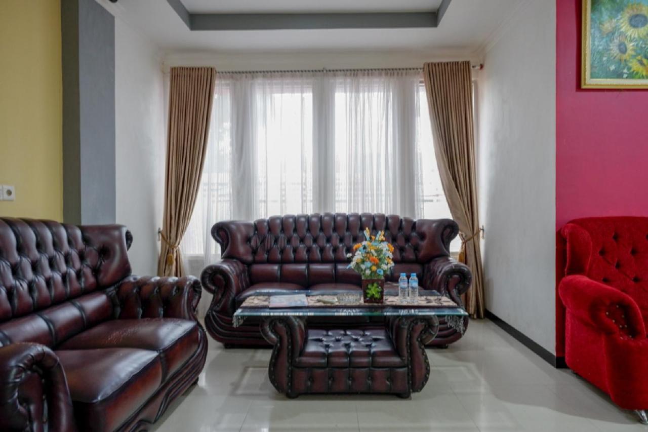 فندق Reddoorz Near Citraland Waterpark Kendari Lepoleop المظهر الخارجي الصورة
